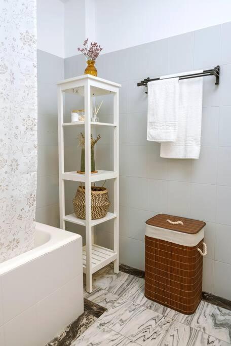 Ultra-Central University Square Apartament Apartament Bukares Bagian luar foto