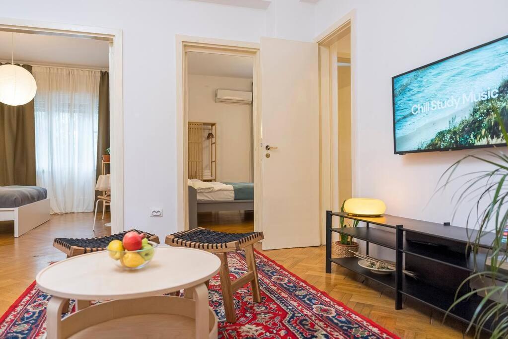 Ultra-Central University Square Apartament Apartament Bukares Bagian luar foto