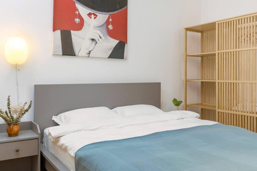 Ultra-Central University Square Apartament Apartament Bukares Bagian luar foto