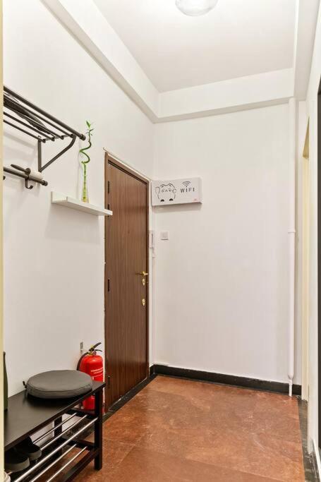 Ultra-Central University Square Apartament Apartament Bukares Bagian luar foto