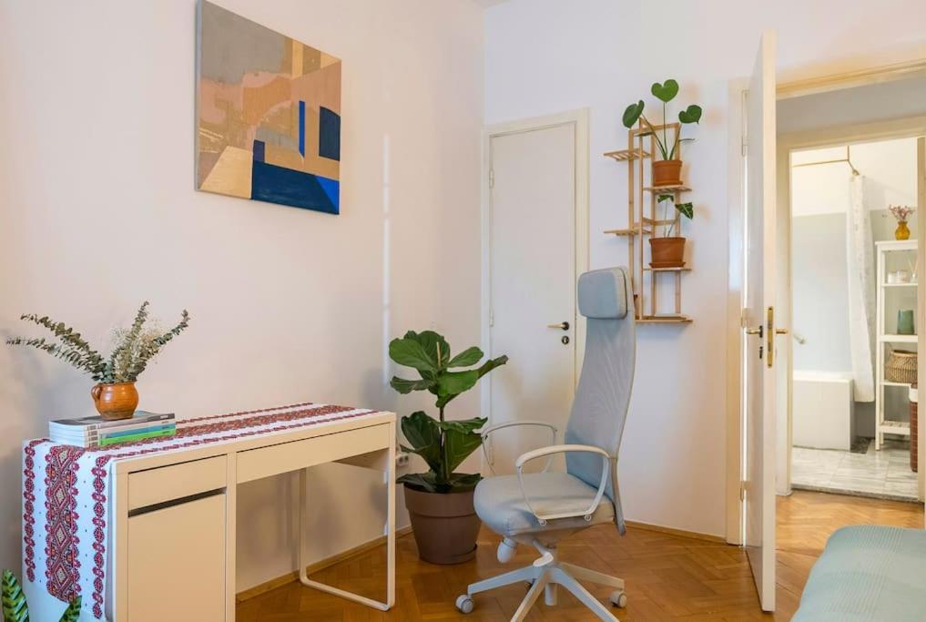 Ultra-Central University Square Apartament Apartament Bukares Bagian luar foto